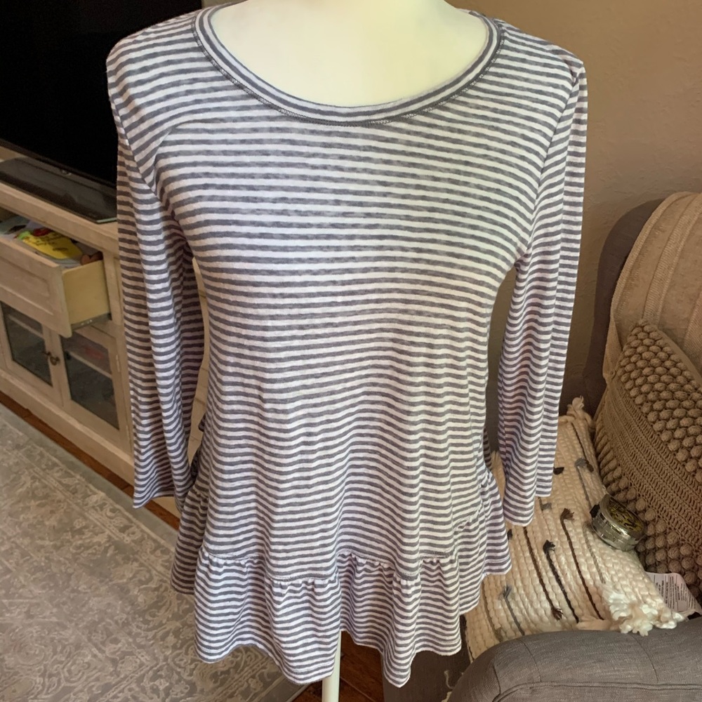 Abercrombie & Fitch stripped shirt. Size: M - Picture 2 of 14